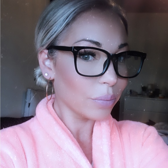 Meet your posher! - Picture 7 of 8